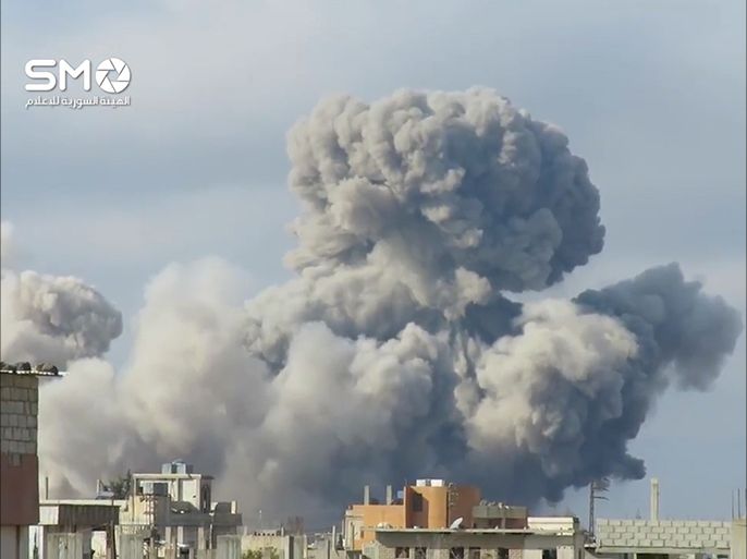 لحظة استهداف أطراف مدينة الحراك في ريف درعا