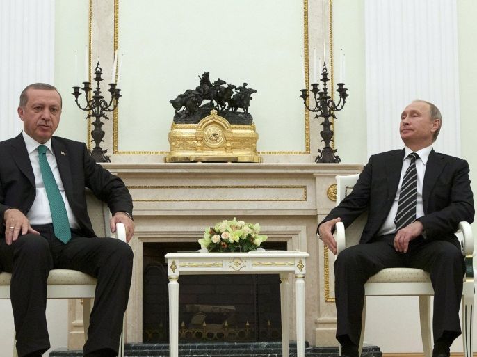 Russian President Vladimir Putin (R) meets with Turkish President Tayyip Erdogan at the Kremlin in Moscow, Russia, September 23, 2015. REUTERS/Ivan Sekretarev/Pool