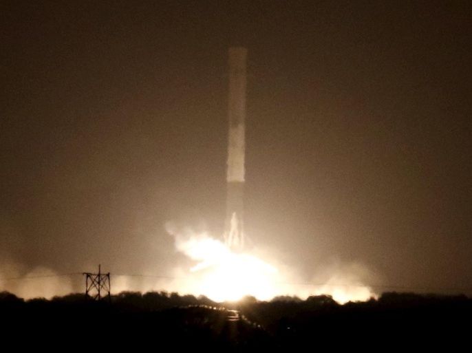 The first stage of the SpaceX Falcon 9 rocket returns to land at Cape Canaveral Air Force Station, on the launcher's first mission since a June failure, in Florida December 21, 2015. The rocket carried a payload of eleven satellites owned by Orbcomm, a New Jersey-based communications company. REUTERS/Joe Skipper