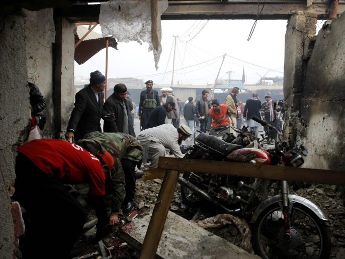 ‪هجوم اليوم يأتي بعد يوم من تفجير في سوق على أطراف مدينة بيشاور أمس‬ (أسوشيتد برس)