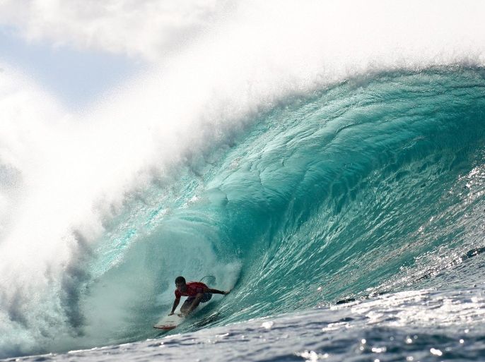 Handout image from the Association of Surfing Professionals LLC (World Surf League) made available on 17 December 2015 shows Mason Ho of Hawaii winning his Round 4 heat at the Billabong Pipe Masters, in Pipeline, North Shore, Hawaii, USA, 16 December 2015. EPA/LAURENT MASUREL / WORLD SURF LEAGUE