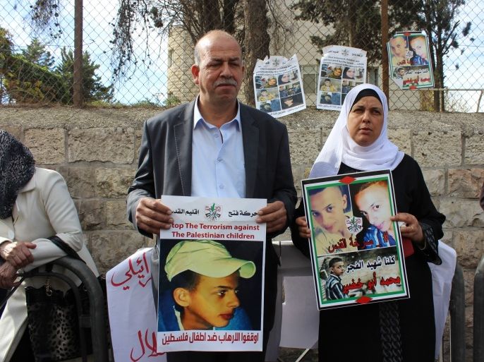 3-والدة ووالد الشهيد محمد أبو خضير من أمام المحكمة المركزية الإسرائيلية بالقدس