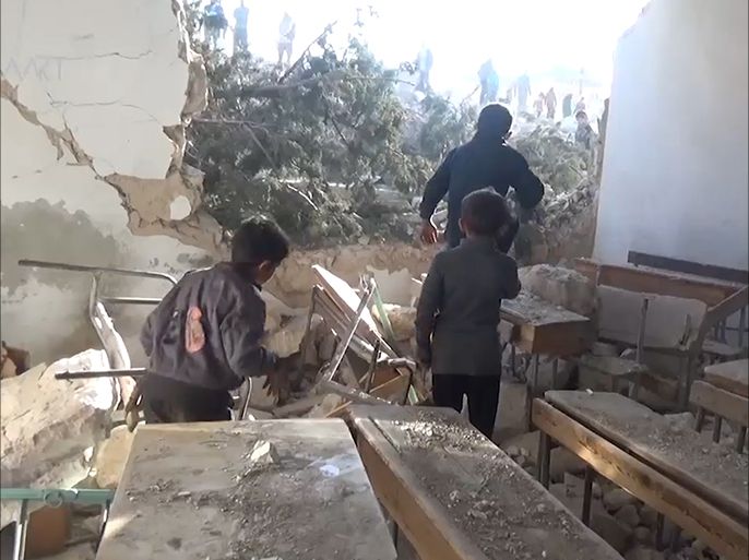 طائرات روسية تقصف مدرسة في أورم الكبرى بريف حلب