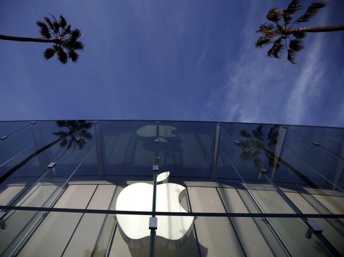 The Apple Store is seen in Santa Monica, California, United States, February 23, 2016. REUTERS/Lucy Nicholson