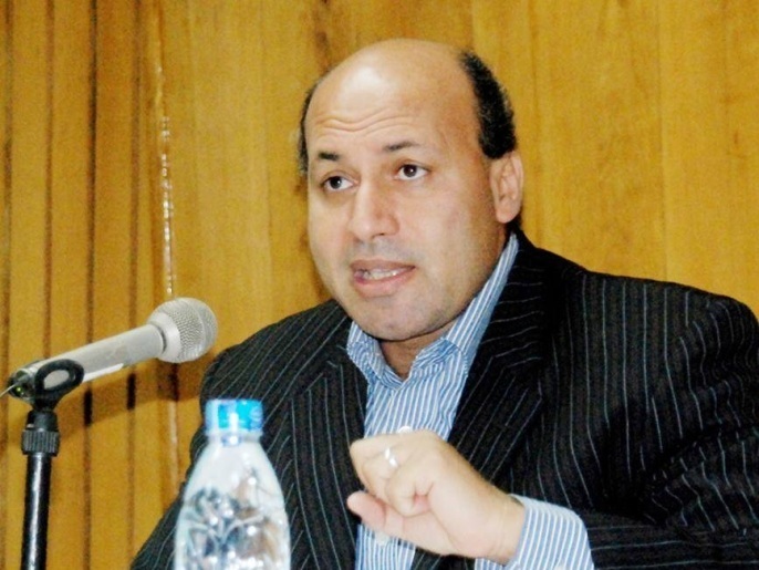 مصطفى عبد السلام: الإجراءات التي اتُخذت غير كافية لعلاج أزمة الدولار (الجزيرة نت)