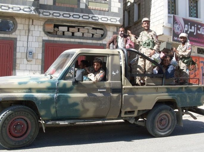 دخل الحوثيون محافظة البيضاء بمساندة قوات الجيش الموالي للمخلوع صالح بعد أيام سيطرتهم على العاصمة صنعاء لجزيرة نت