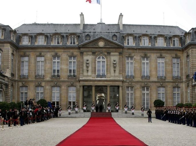 General view of the Elysee Palace, the President's official residence, is seen before a handover ceremony in Paris May 16, 2007. Socialist Francois Hollande will be sworn in as France's new president on May 15, 2012, an official at outgoing President Nicolas Sarkozy's office said on Monday May 7, 2012. Picture taken May 16, 2007. REUTERS/Jacky Naegelen (FRANCE - Tags: POLITICS ELECTIONS)