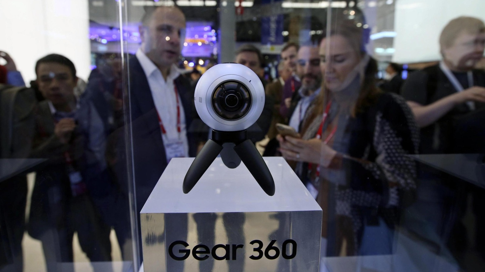 ‪كاميرا تصور فيديو بزاوية 360 درجة لاستخدامه في نظارات الواقع الافتراضي‬ (الأوروبية)