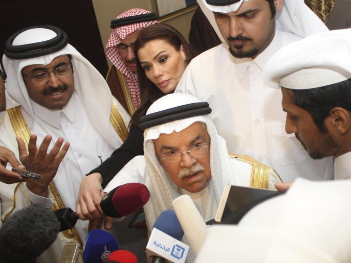 وزير النفط السعودي علي النعيمي أكد ضرورة التزام المنتجين الآخرين باتفاق تجميد الإنتاج (رويترز)