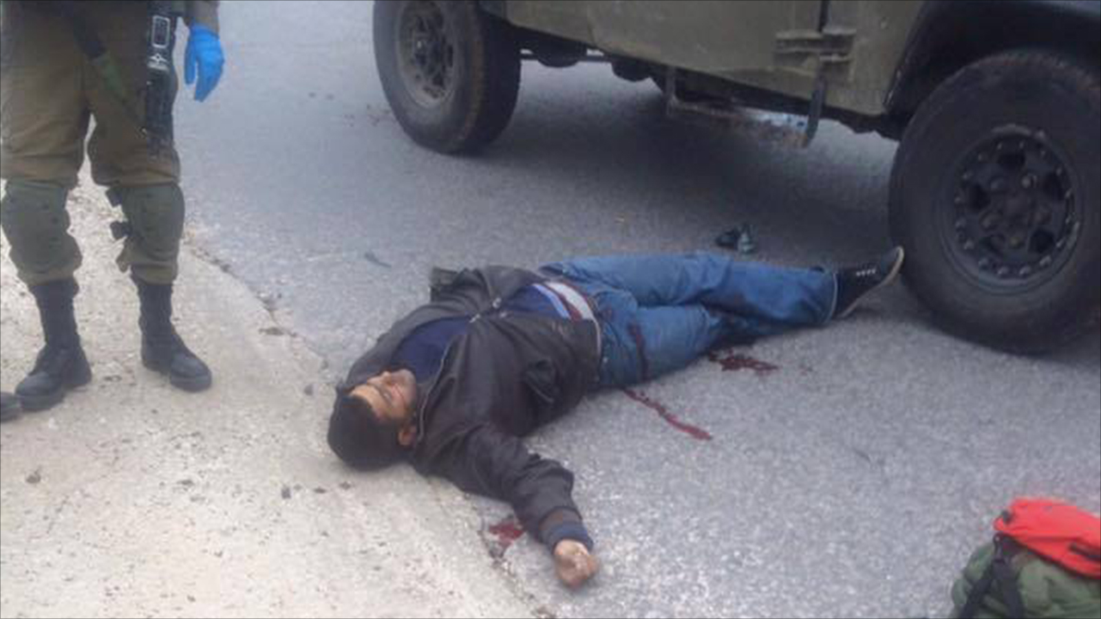 ‪شاب أطلق الاحتلال النار عليه شمال مدينة نابلس بزعم محاولته تنفيذ عملية طعن‬ (الجزيرة)