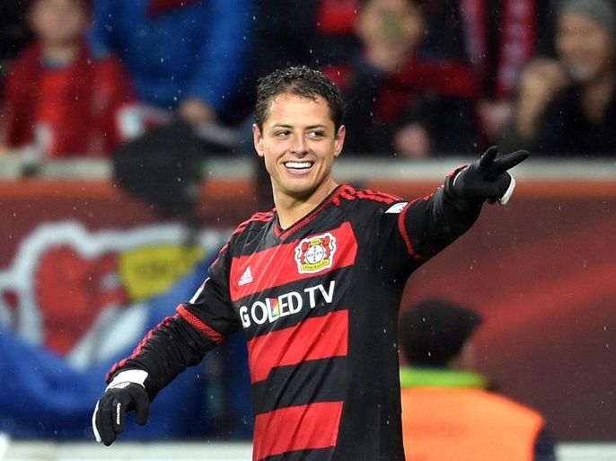 Leverkusen's Javier Hernandez celebrates his goal at 2:0 during the German Bundesliga football match between Bayer Leverkusen and Hannover 96, at the BayArena in Leverkusen, Germany, 30 January 2016. (EMBARGO CONDITIONS - ATTENTION: Due to the accreditation guidelines, the DFL only permits the publication and utilisation of up to 15 pictures per match on the internet and in online media during the match.)