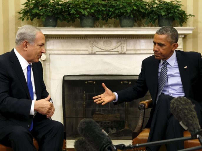 U.S. President Barack Obama extends his hand to Israeli Prime Minister Benjamin Netanyahu during their meeting in the Oval office of the White House in Washington November 9, 2015. The two leaders meet here today for the first time since the Israeli leader lost his battle against the Iran nuclear deal, with Washington seeking his re-commitment to a two-state solution with the Palestinians. REUTERS/Kevin Lamarque