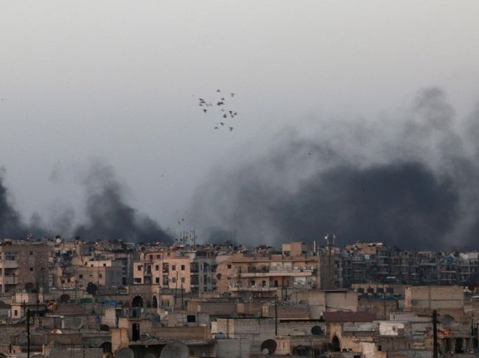 Smoke rises after airstrikes on the rebel-held al-Sakhour neighborhood of Aleppo, Syria April 29, 2016. REUTERS/Abdalrhman Ismail