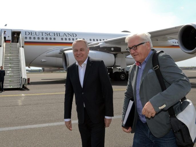 German Foreign minister Frank-Walter Steinmeier (R) and his French counterpart Jean-Marc Ayrault (C) are about to board a German government airplane for a visit to Mali and Niger on the Tegel Airport in Berlin, Germany, 01 May 2016. The government aircraft carrying Steinmeier and Ayrault shortly after had to perform an emergency stop during its take-off.