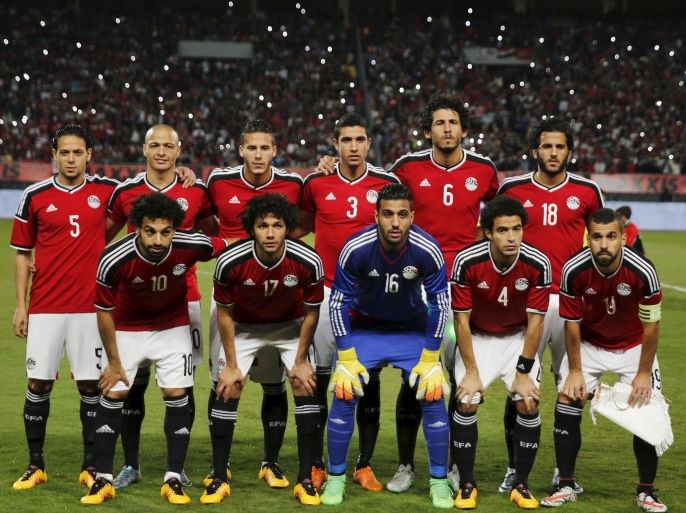 Football Soccer - African Nations Cup qualifiers – Group G – Egypt v Nigeria - Borg El Arab Stadium, Alexandria, Egypt - 29/03/2016 - Egypt's players pose for a team picture before the game. REUTERS/Amr Abdallah Dalsh