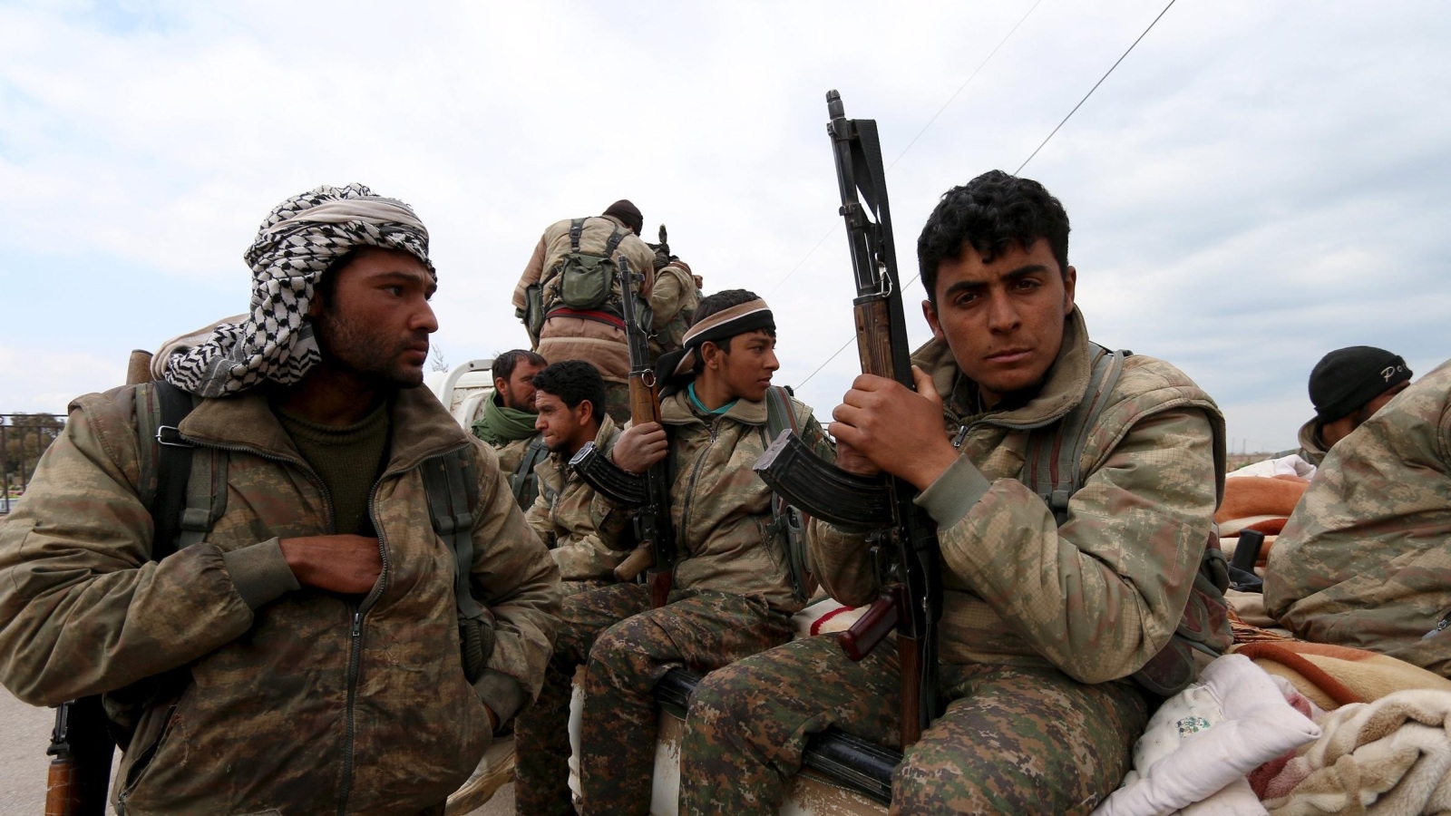 وحدات حماية الشعب الكردية تتلقى دعما عسكريا أميركيا وتحرز تقدما بشمال سوريا (رويترز)