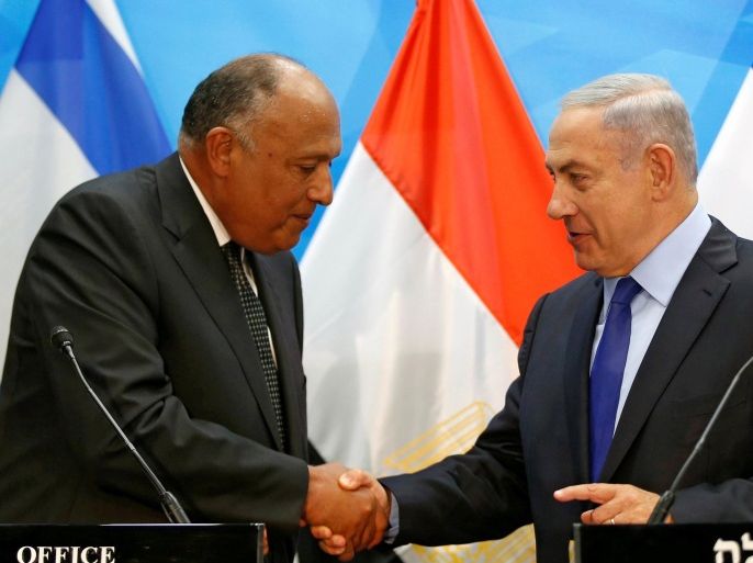 Israeli Prime Minister Benjamin Netanyahu meets Egypt's Foreign Minister Sameh Shoukry in Jerusalem July 10, 2016 REUTERS/Ronen Zvulun