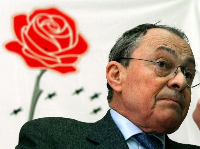 File photo of former French prime minister Michel Rocard, who speaks during a news conference to announce his candidacy with the French Socialist Party for the European elections, in Marseille, France, May 7, 2004. Michel Rocard has died, aged 85, French media reports, July 2, 2016. Picture taken May 7, 2004. REUTERS/Jean-Paul Pelissier/File photo