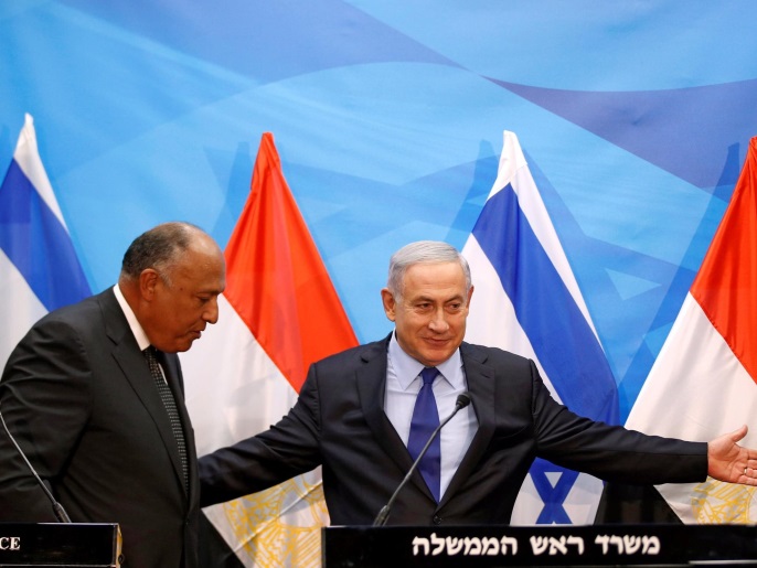 نتنياهو يرحب بشكري في القدس (رويترز)