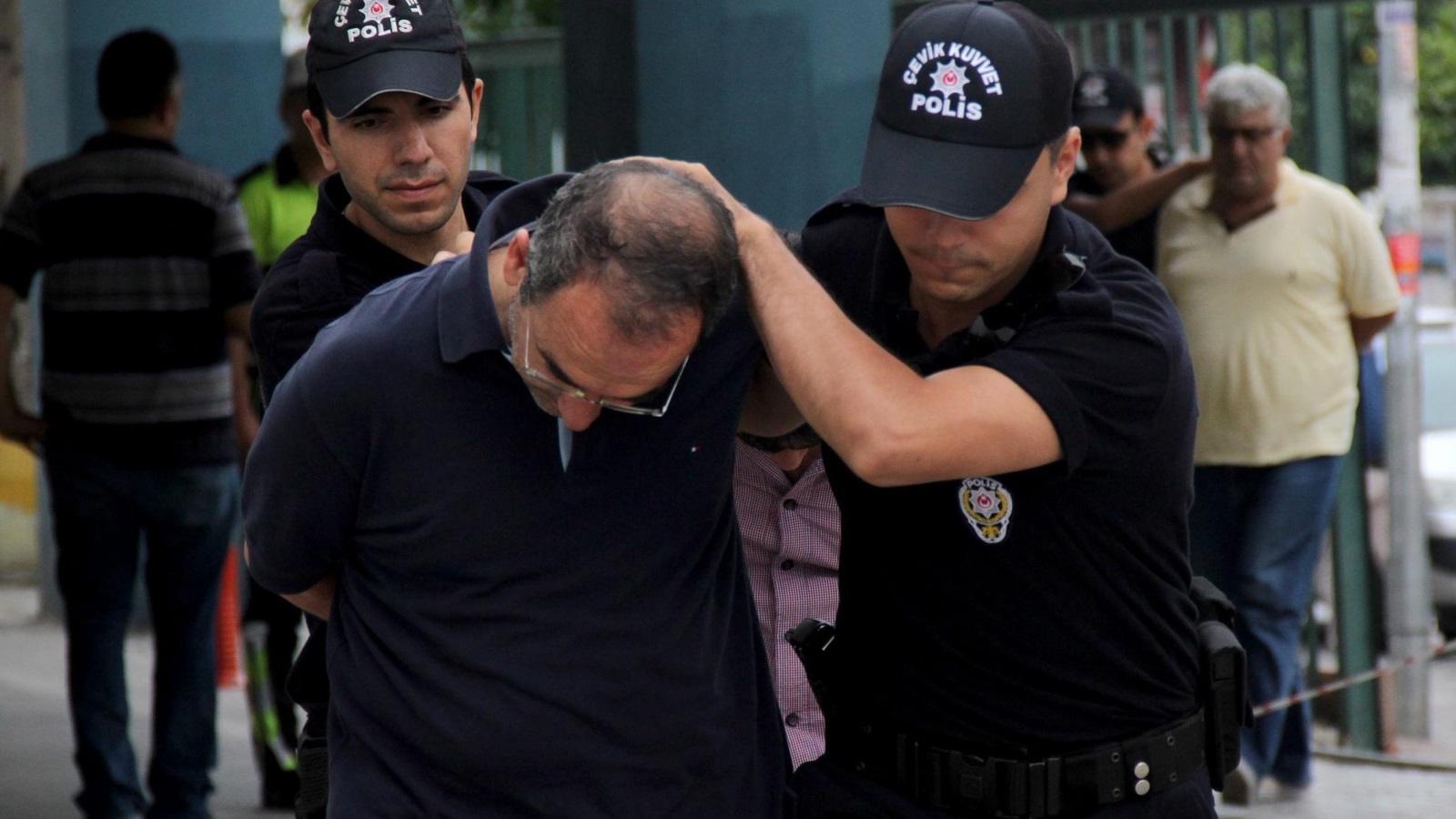 ‪قوات الأمن تعتقل عددا من المشتبه بتورطهم في محاولة الانقلاب‬  (الأوروبية)
