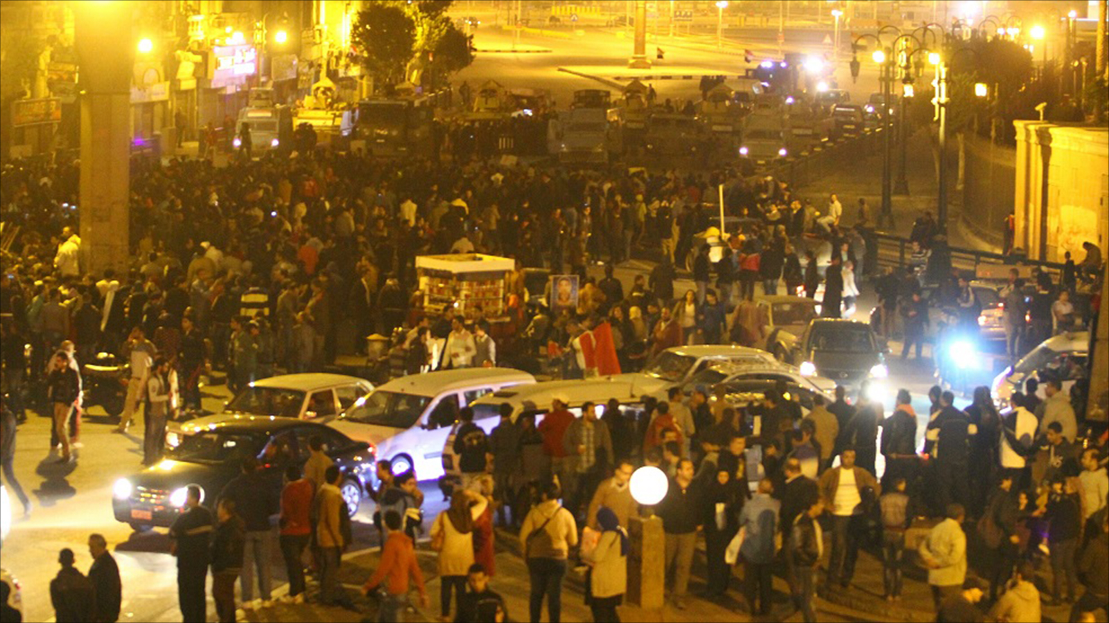 مظاهرة بمحيط ميدان التحرير في نوفمبر 2014 احتجاجا على الحكم ببراءة مبارك من تهمة قتل متظاهري ثورة 25 يناير (الجزيرة نت)
