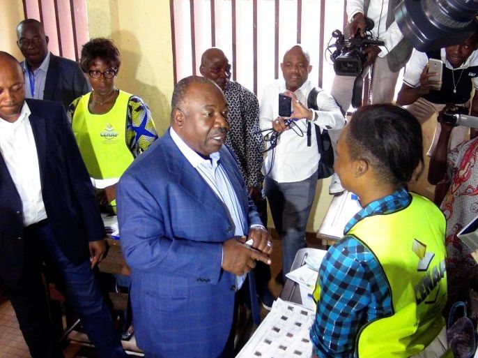 Gabon's President Ali Bongo Ondimba votes during the presidential election in Libreville, Gabon, August 27, 2016. REUTERS/Gerauds Wilfried Obangome FOR EDITORIAL USE ONLY. NO RESALES. NO ARCHIVES
