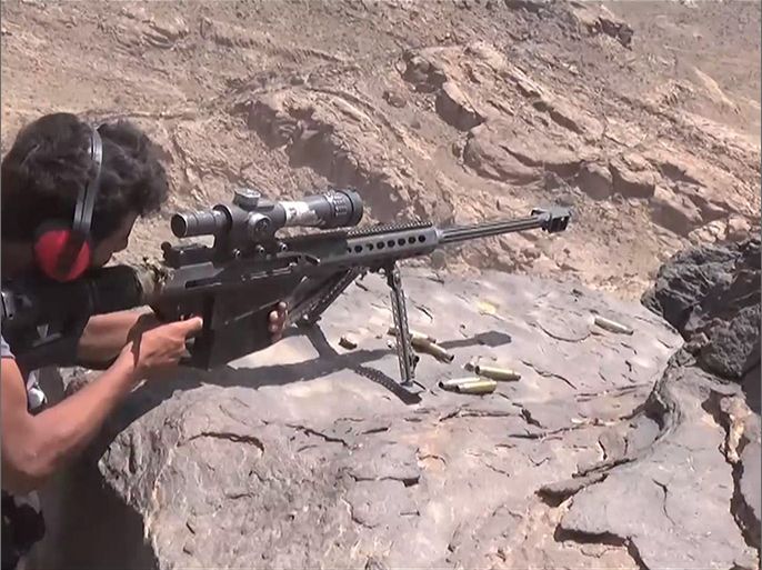 قال مراسل الجزيرة في اليمن إن خمسة من قوات الجيش الوطني قتلوا في انفجار ألغام زرعها الحوثيون وقوات صالح في أراض جبلية بمنطقة نهم شرق العاصمة صنعاء.