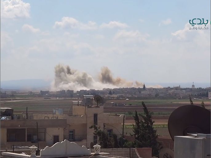 أثار القصف في بلدة الجينة بريف حلب الغربي