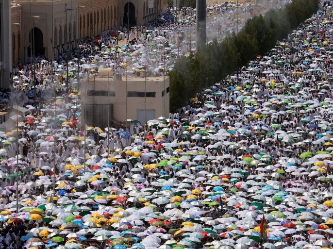 Muslim pilgrims leave after they finished their prayers at Namira Mosque in Arafat during the annual haj pilgrimage, outside the holy city of Mecca, Saudi Arabia September 11, 2016. REUTERS/Ahmed Jadallah