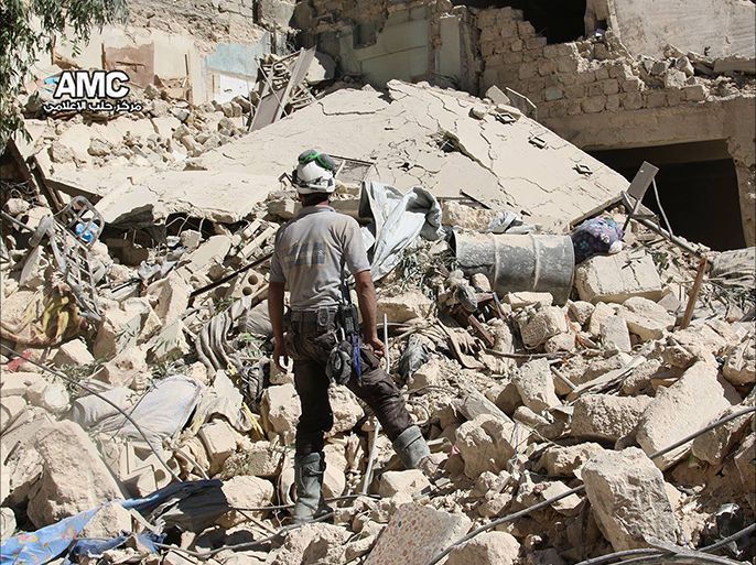 الدمار في عدة أحياء بمدينة حلب جراء القصف الروسي