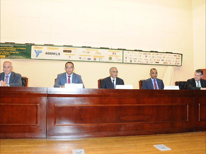 منصة جلسة افتتاح مؤتمر ومعرض المعادن والنفط بموريتانيا نواكشوط 11-10-2016 الجزيرة نت