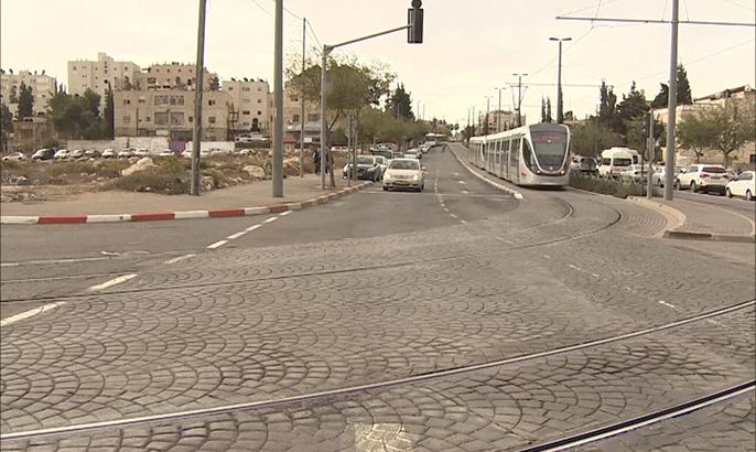 قطارات القدس ترسّخ سياسة التهويد
