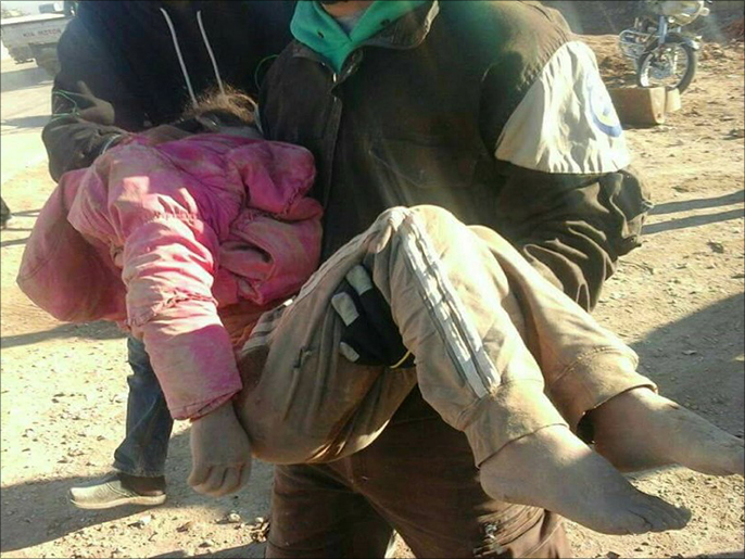 ‪قصف جوي استهدف قرية ميزناز بريف حلب‬  (ناشطون)