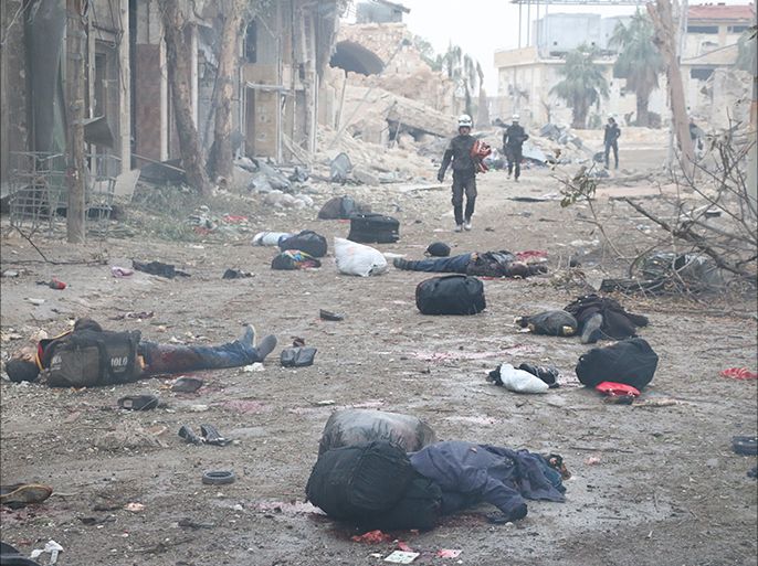 صورمؤثرة الفرار من الموت 45 قتيلاً بقصف قوات النظام في حي جب القبة شرقي مدينة حلب