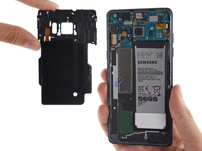 Samsung Galaxy Note 7 smartphone wireless charging coil (L) is shown during a iFixit's teardown of the phone in this image released on September 16, 2016. Courtesy iFixit/Handout via REUTERS ATTENTION EDITORS - THIS IMAGE WAS PROVIDED BY A THIRD PARTY. EDITORIAL USE ONLY. NO RESALES. NO ARCHIVE.