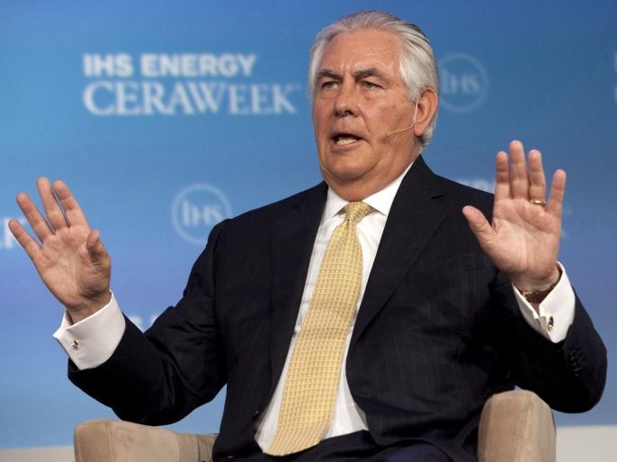 FILE PHOTO - ExxonMobil Chairman and CEO Rex Tillerson speaks during the IHS CERAWeek 2015 energy conference in Houston, Texas April 21, 2015. REUTERS/Daniel Kramer/File Photo