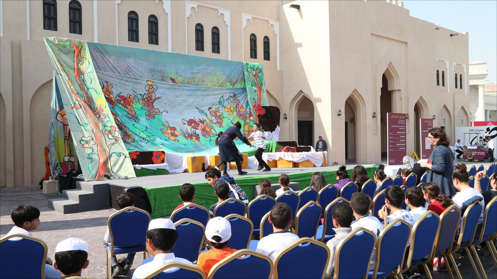 فعاليات مهرجان كتارا للغة العربية تستقطب اهتمام جمهور من مختلف الفئات العمرية(الجزيرة)