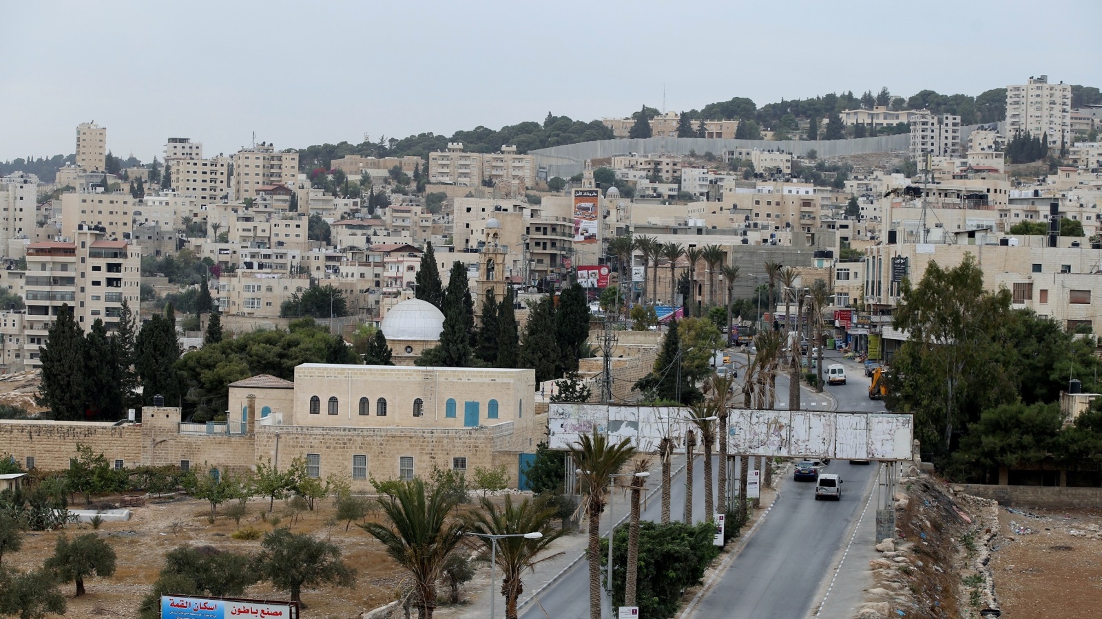 رايتر: 350 ألف فلسطيني يعيشون شرق القدس ويصنفهم الاحتلال مقيمين دائمين (الجزيرة نت)