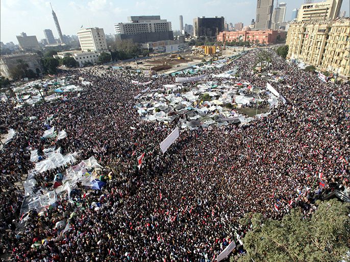 epa03551800 (FILE) A file photo dated 08 February 2011 shows Egyptian anti-government protesters gathering on Tahrir Square as protests continues in Cairo, Egypt. Egyptians on 25 January 2013 will mark the second anniversary of the 2011 revolution which forced Mubarak to step down on 11 February 2011. EPA/KHALED EL FIQI
