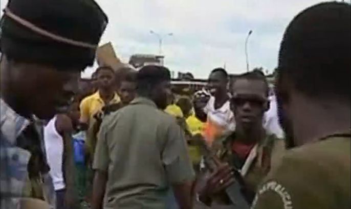 متمردون من جيش ساحل العاج يسيطرون على ثلاث مدن