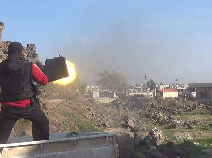 صورة خاصة للجزيرة تظهر جانبا من معارك الجيش الحر ضد تنظيم الدولة الإسلامية في درعا