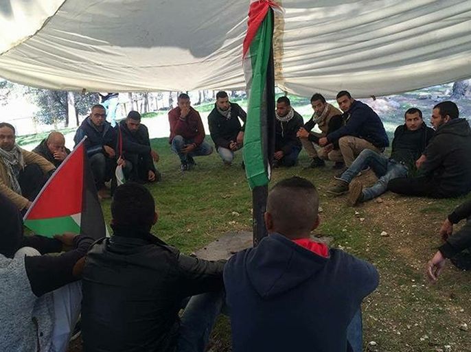 فلسطينيون يحتجون على ضم كبرى المستوطنات للقدس
