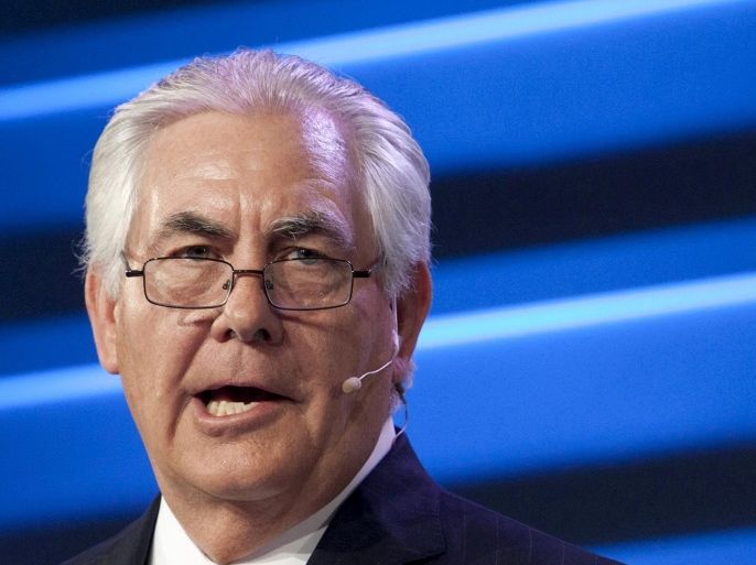 FILE PHOTO - ExxonMobil Chairman and CEO Rex Tillerson speaks during the IHS CERAWeek 2015 energy conference in Houston, Texas April 21, 2015. REUTERS/Daniel Kramer/File Photo TPX IMAGES OF THE DAY