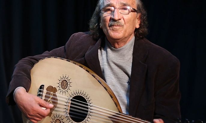 الفنان المقدسي أحمد أبو سلعوم.. 45 عاما في المسرح