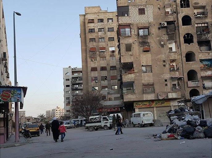 النظام يحاصر آلاف المدنيين ببرزة شرق دمشق