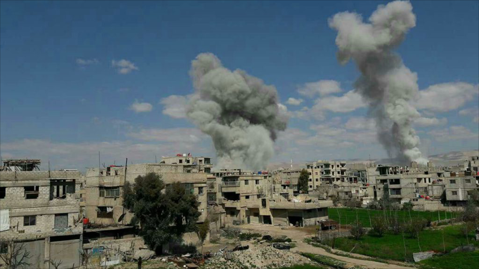 آثار قصف سابق على غوطة دمشق 