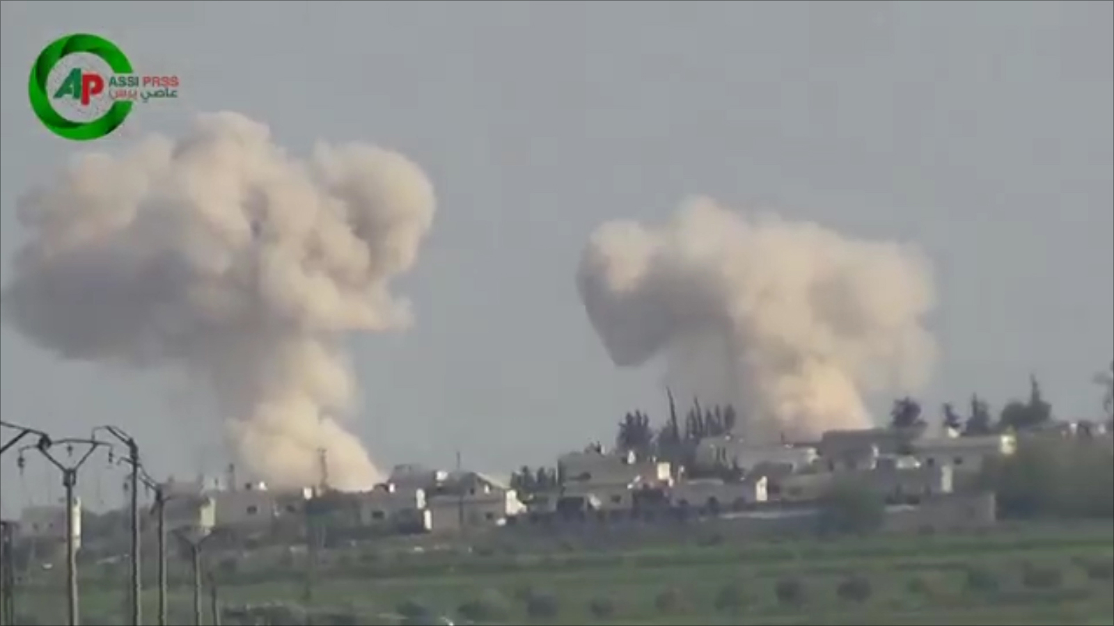قصف للطيران السوري على اللطامنة بريف حماة (ناشطون)