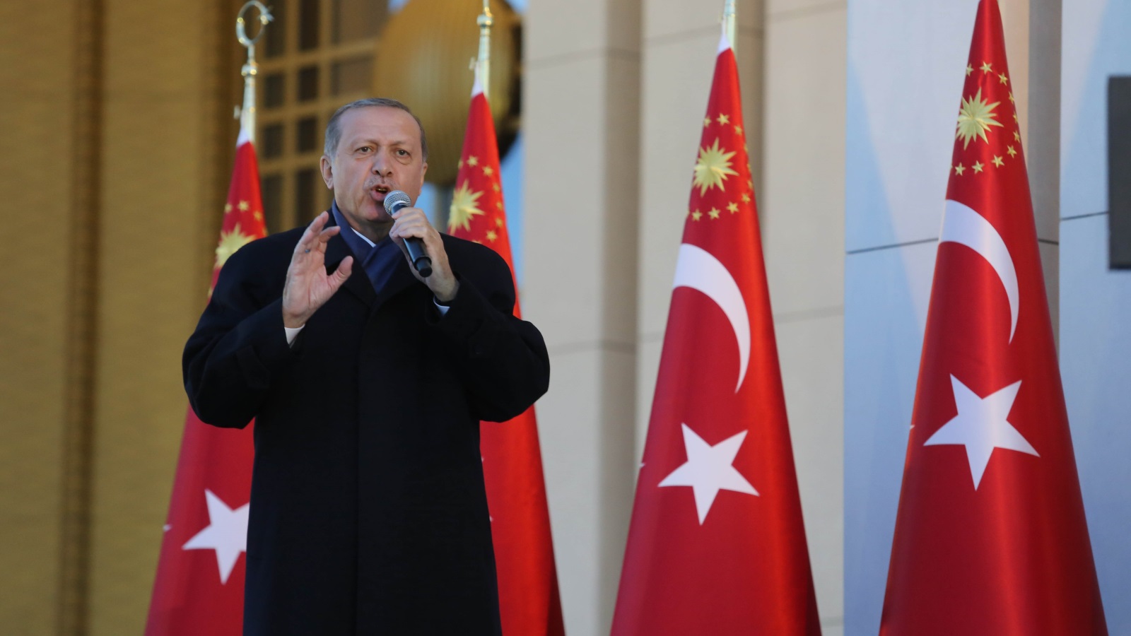 أردوغان متحدثا من القصر الرئاسي بأنقرة (غيتي إيميجز)