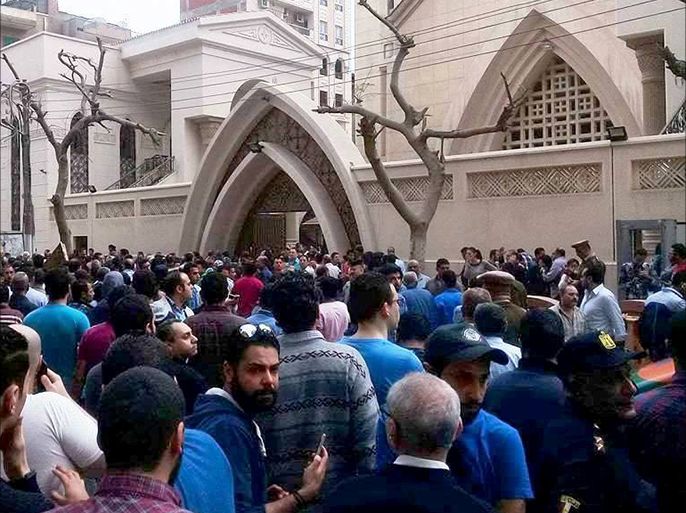 اعتداء المتظاهرين على مدير أمن الغربية في مصر