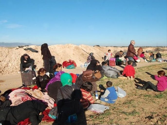 ناشد البرلماني المغربي خالد البوقرعي سلطات بلاده استقبال 55 لاجئا سوريا عالقين على الحدود مع الجزائر منذ أكثر من عشرين يوما ويعيشون ظروفا بالغة الصعوبة.